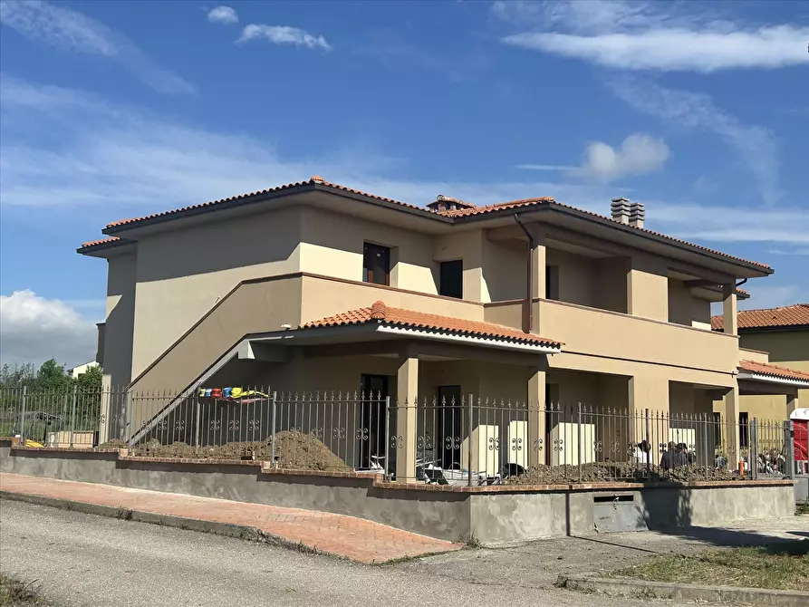 Immagine 1 di Appartamento in vendita  in Via Enrico Fermi, snc a Castiglione Del Lago