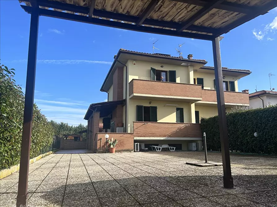 Immagine 3 di Appartamento in vendita  a Castiglione Del Lago