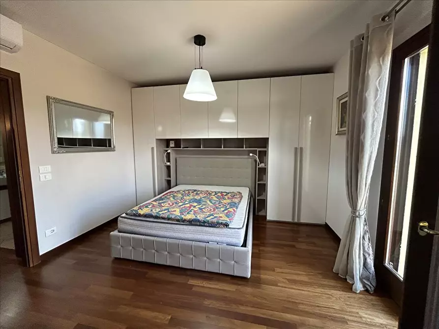 Immagine 6 di Appartamento in vendita  a Castiglione Del Lago