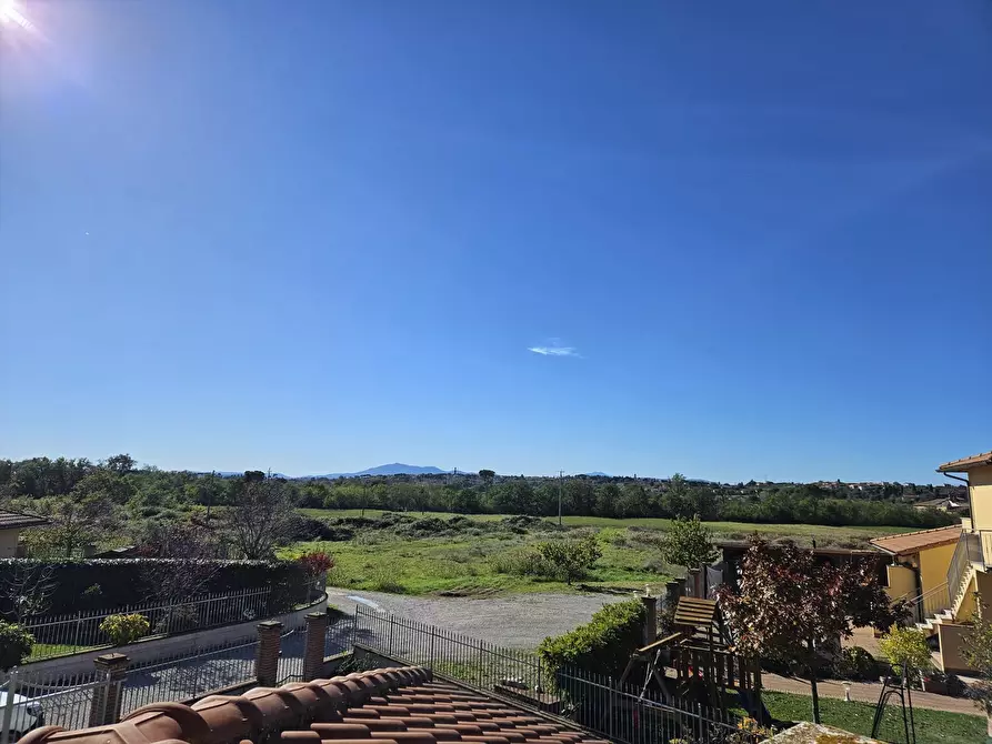 Immagine 9 di Appartamento in vendita  a Castiglione Del Lago