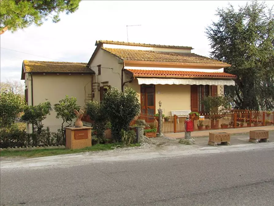 Immagine 1 di Casa indipendente in vendita  in loc. porto a Castiglione Del Lago