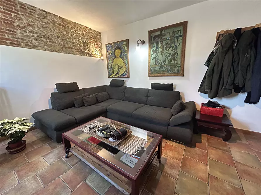 Immagine 1 di Porzione di casa in vendita  a Castiglione Del Lago