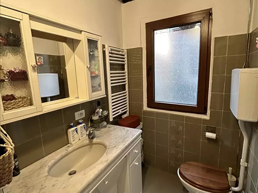 Immagine 4 di Appartamento in vendita  a Castiglione Del Lago