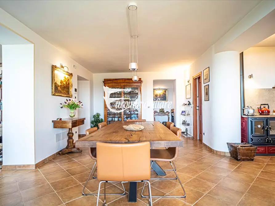 Immagine 5 di Villa in vendita  a Passignano Sul Trasimeno