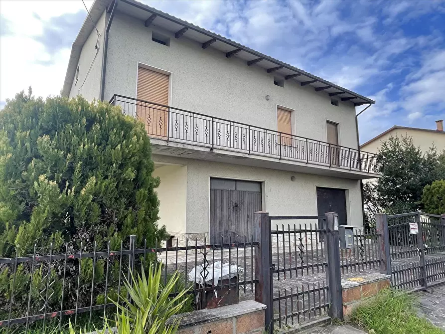 Immagine 1 di Casa indipendente in vendita  in Via Bruno Buozzi, 106 a Castiglione Del Lago