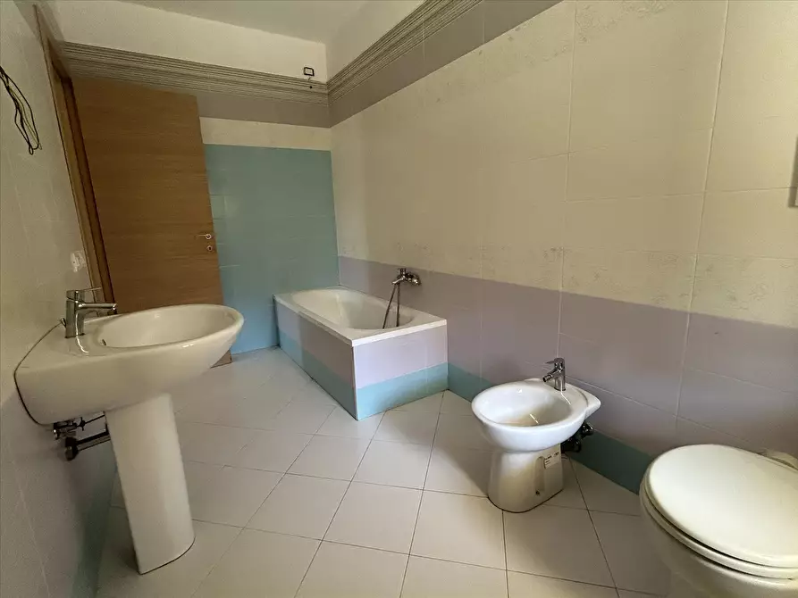 Immagine 8 di Appartamento in vendita  a Castiglione Del Lago