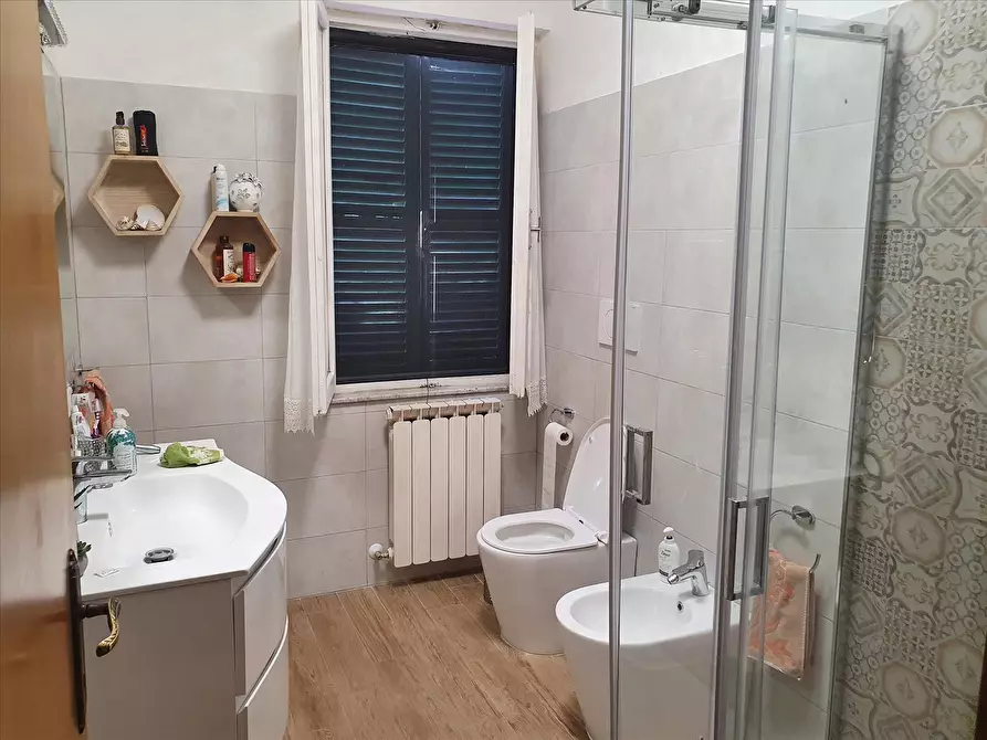 Immagine 8 di Casa indipendente in vendita  a Castiglione Del Lago