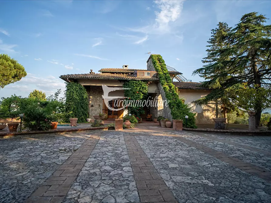 Immagine 1 di Villa in vendita  in Via Castiglionese, 38 a Castiglione Del Lago