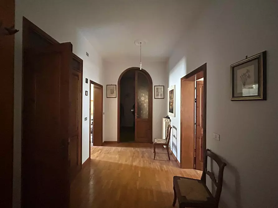 Immagine 10 di Casa indipendente in vendita  a Castiglione Del Lago