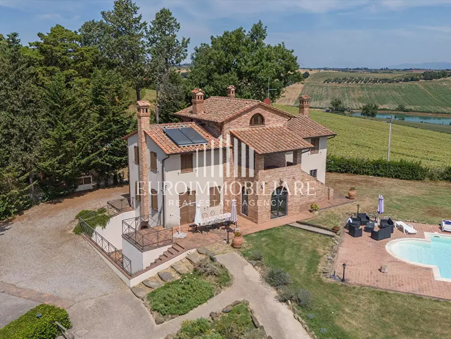 Immagine 2 di Rustico / casale in vendita  a Castiglione Del Lago