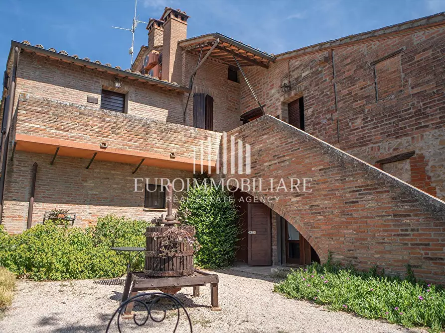 Immagine 10 di Rustico / casale in vendita  a Castiglione Del Lago