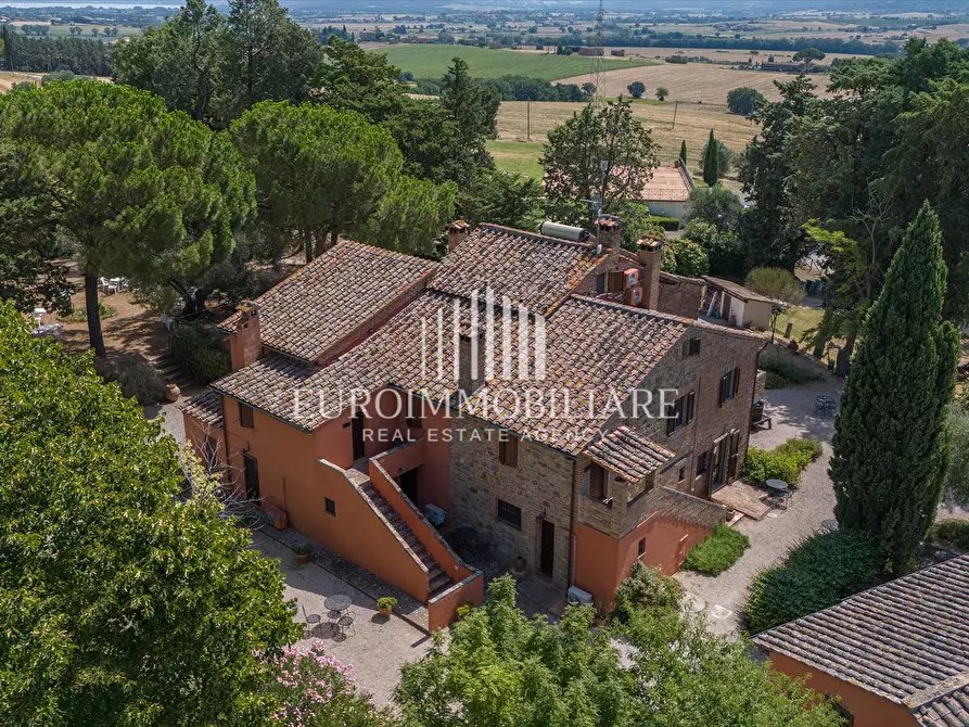 Immagine 8 di Rustico / casale in vendita  a Castiglione Del Lago