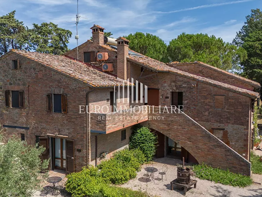 Immagine 9 di Rustico / casale in vendita  a Castiglione Del Lago