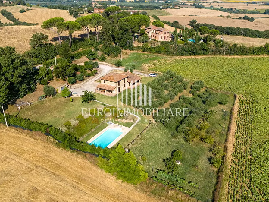 Immagine 5 di Rustico / casale in vendita  a Castiglione Del Lago