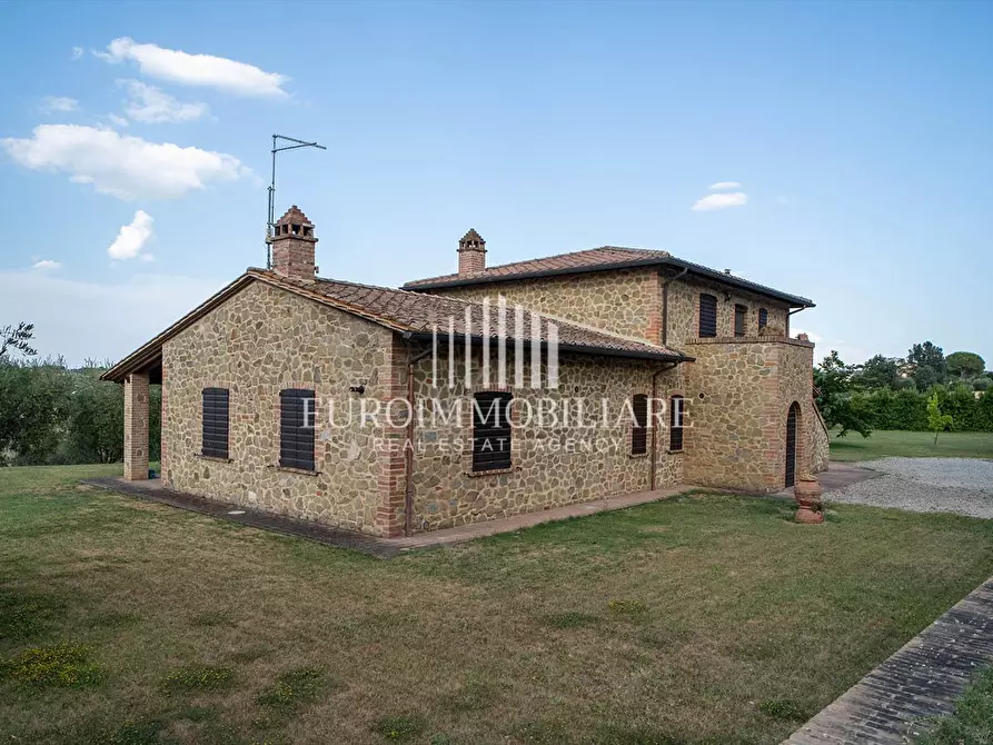 Immagine 9 di Rustico / casale in vendita  a Castiglione Del Lago