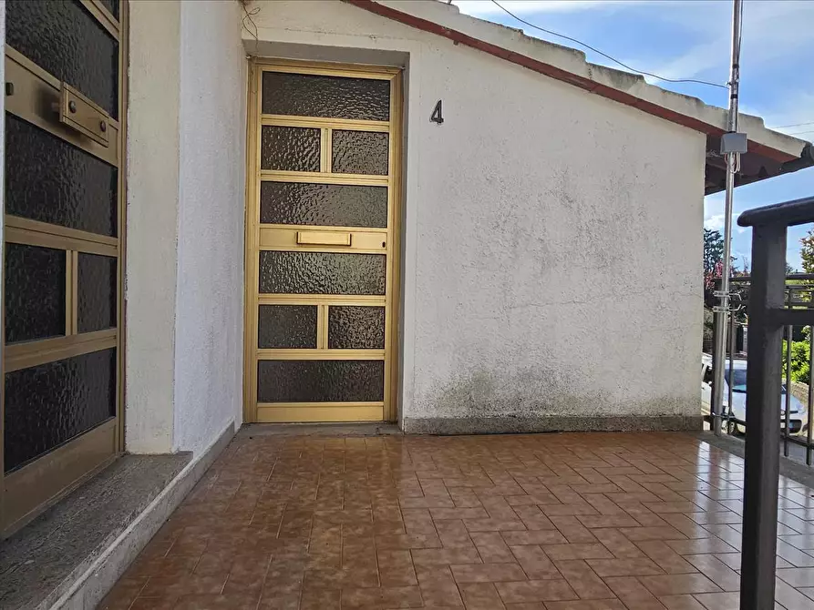 Immagine 8 di Porzione di casa in vendita  a Castiglione Del Lago