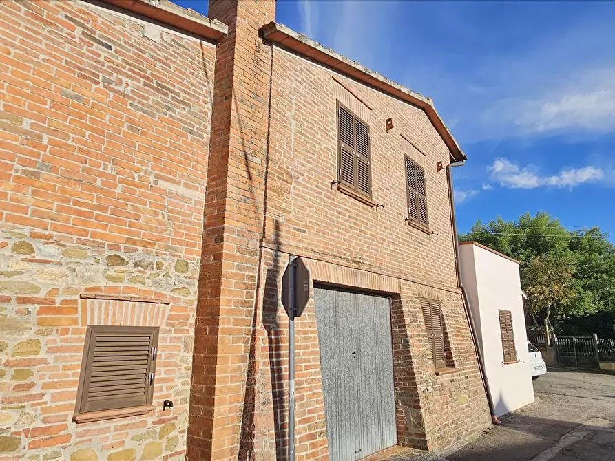 Immagine 10 di Porzione di casa in vendita  a Castiglione Del Lago