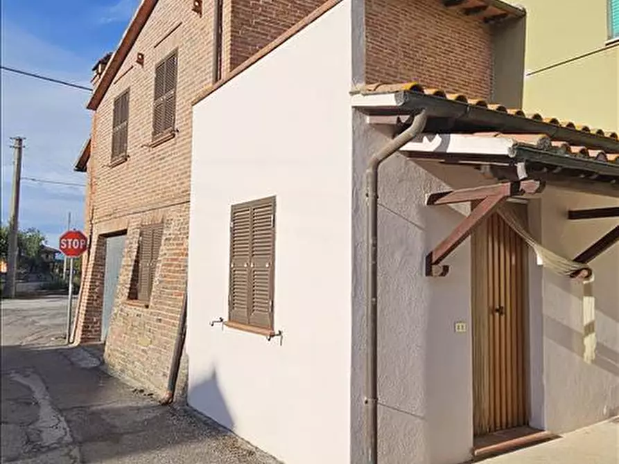 Immagine 2 di Porzione di casa in vendita  a Castiglione Del Lago