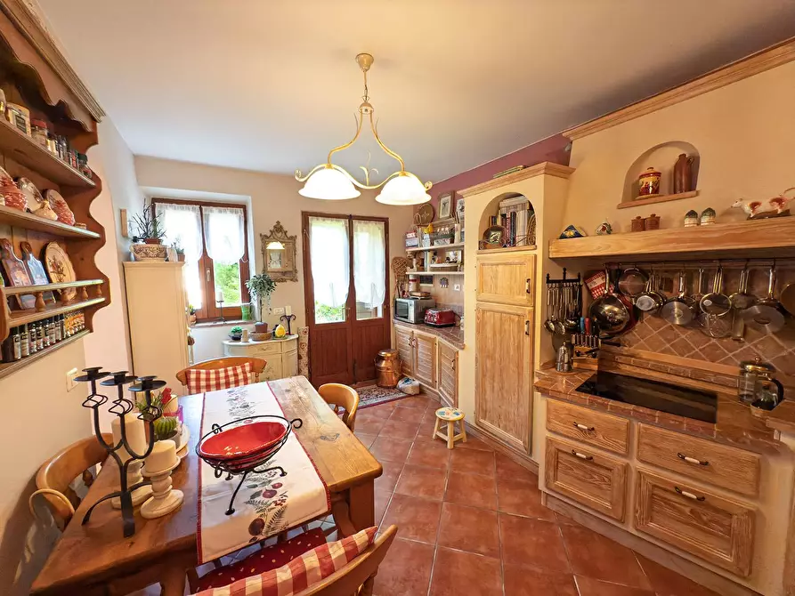 Immagine 10 di Porzione di casa in vendita  in Via Toscana, 65 a Castiglione Del Lago