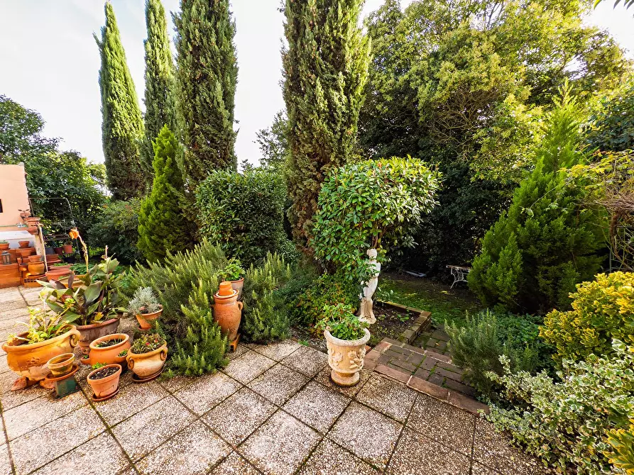 Immagine 3 di Porzione di casa in vendita  in Via Toscana, 65 a Castiglione Del Lago