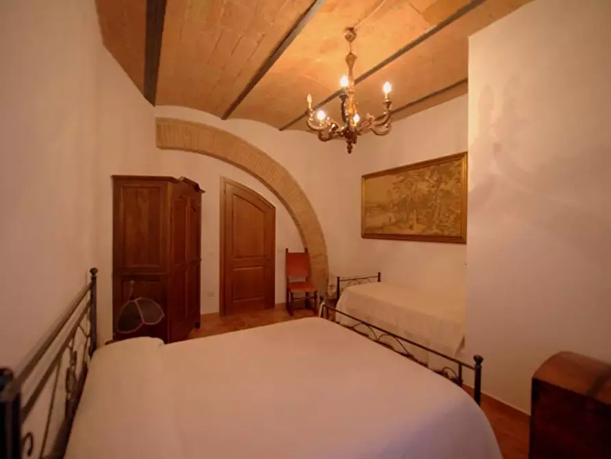 Immagine 9 di Rustico / casale in vendita  in S.S.454 a Castiglione Del Lago