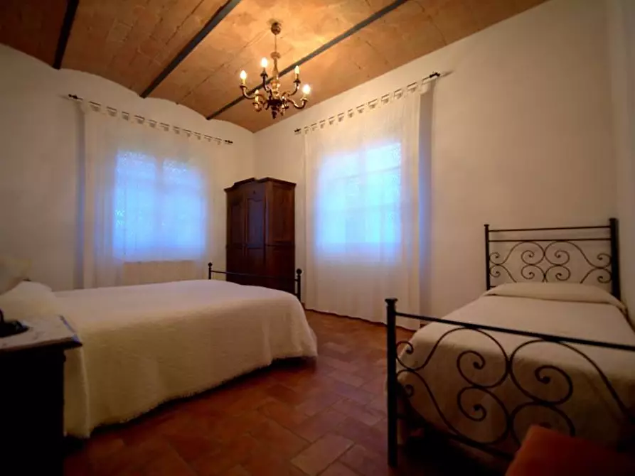 Immagine 10 di Rustico / casale in vendita  in S.S.454 a Castiglione Del Lago