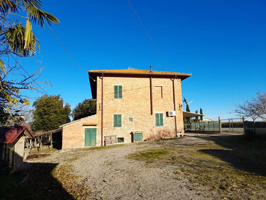 Immagine 4 di Porzione di casa in vendita  in Via della Vittoria, 21 a Castiglione Del Lago
