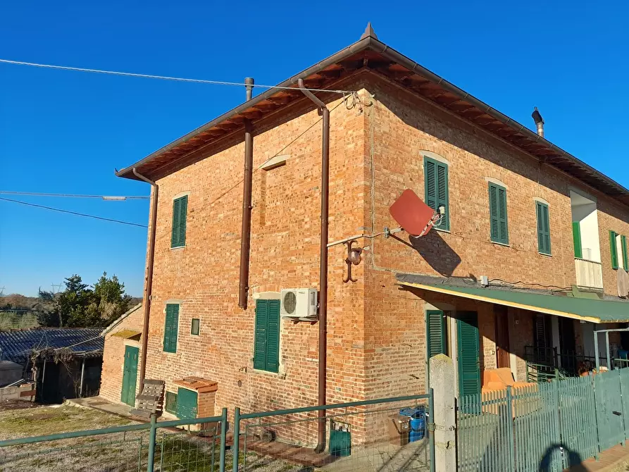 Immagine 2 di Porzione di casa in vendita  in Via della Vittoria, 21 a Castiglione Del Lago