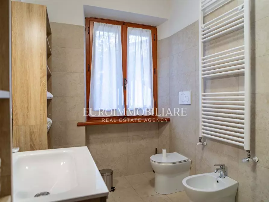 Immagine 8 di Appartamento in vendita  in Via Roma, 202 a Castiglione Del Lago