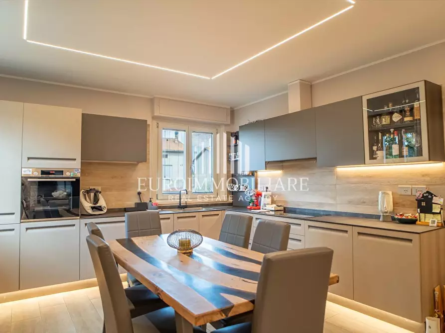 Immagine 6 di Villa in vendita  in Via della Liberta', 7 a Castiglione Del Lago