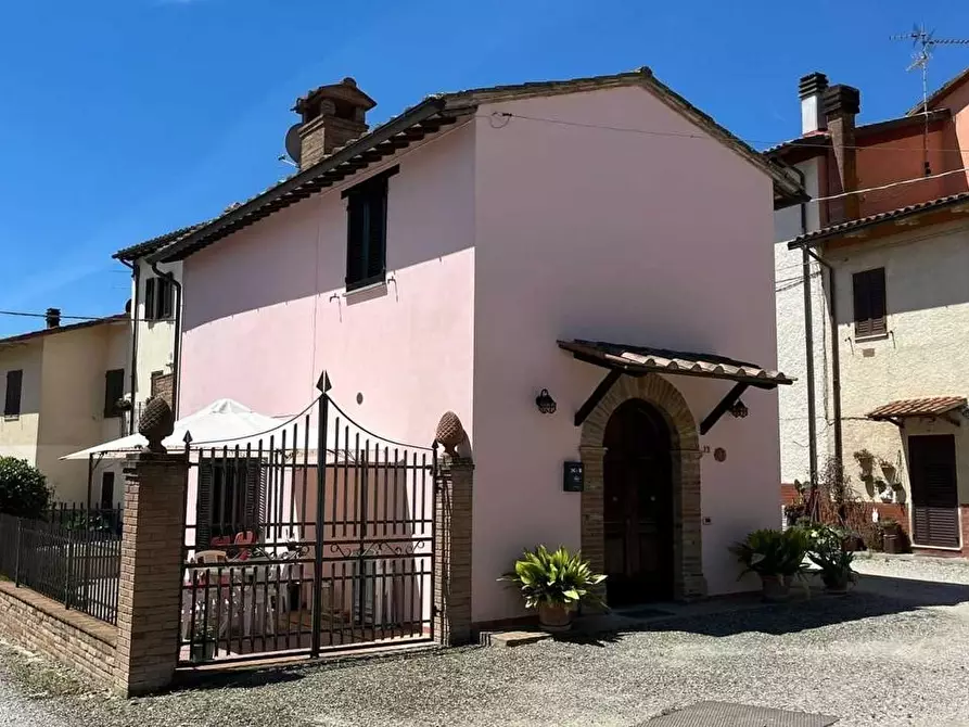 Immagine 1 di Casa indipendente in vendita  in Località Nardelli, 7 a Castiglione Del Lago