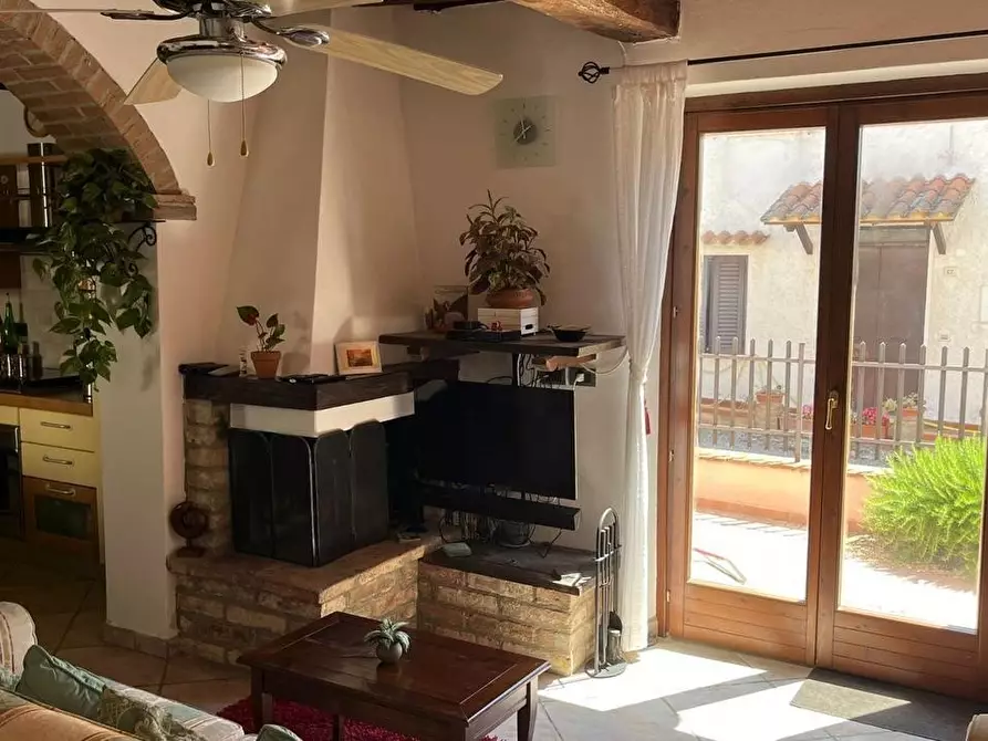 Immagine 10 di Casa indipendente in vendita  in Località Nardelli, 7 a Castiglione Del Lago