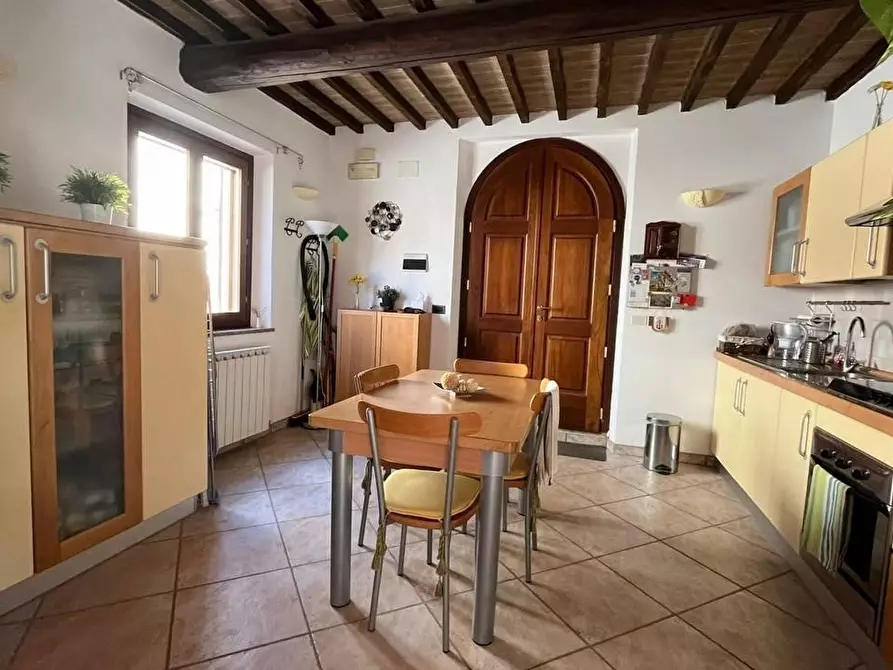 Immagine 6 di Casa indipendente in vendita  in Località Nardelli, 7 a Castiglione Del Lago