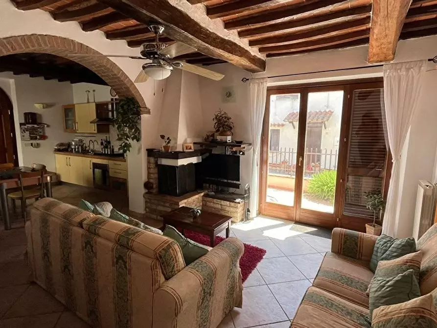 Immagine 9 di Casa indipendente in vendita  in Località Nardelli, 7 a Castiglione Del Lago