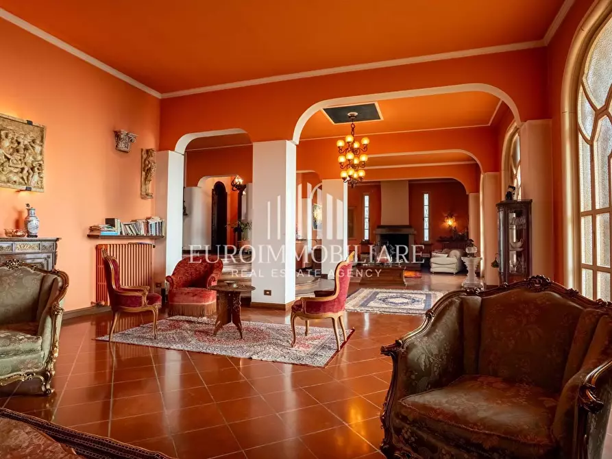 Immagine 2 di Villa in vendita  in Località Querceto, 1 a Arezzo