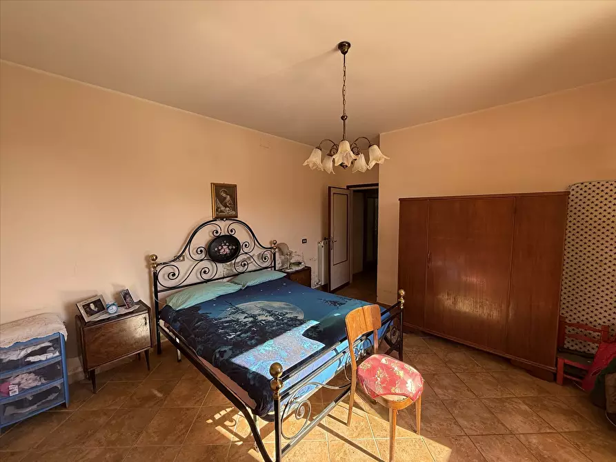 Immagine 10 di Casa indipendente in vendita  in Via Nuova, 24 a Tuoro Sul Trasimeno