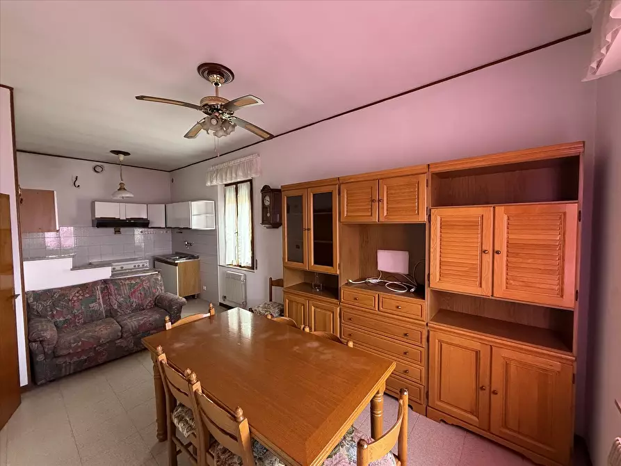 Immagine 9 di Porzione di casa in vendita  in Via Bassa, 15 a Castiglione Del Lago