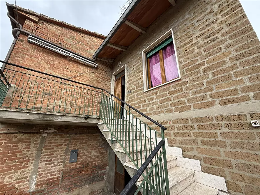 Immagine 3 di Porzione di casa in vendita  in Via Bassa, 15 a Castiglione Del Lago