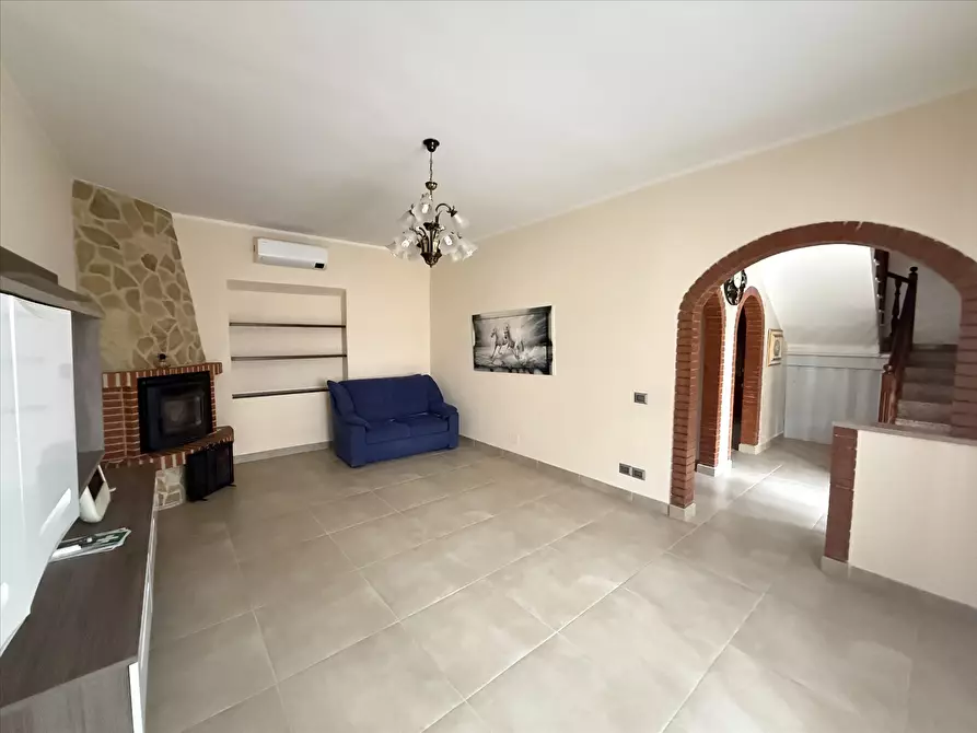 Immagine 4 di Porzione di casa in vendita  in Via del Giglio, 20 a Castiglione Del Lago