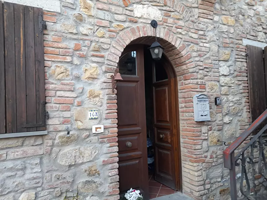 Immagine 3 di Porzione di casa in vendita  in Località Poggetto, 10 a Castiglione Del Lago