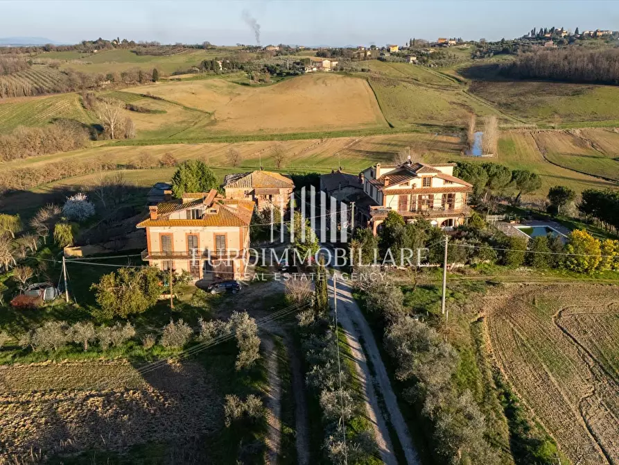 Immagine 4 di Agriturismo in vendita  in Via Lucca, 11 a Torrita Di Siena