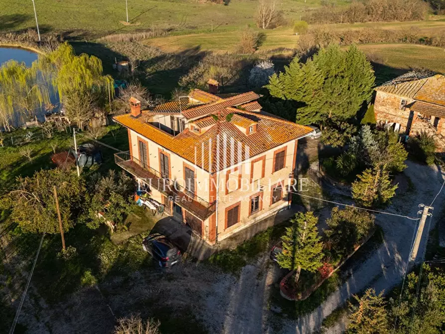 Immagine 10 di Agriturismo in vendita  in Via Lucca, 11 a Torrita Di Siena