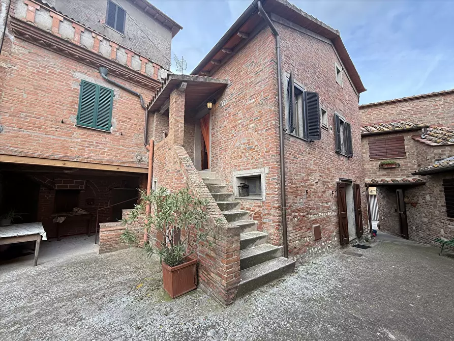 Immagine 2 di Porzione di casa in vendita  in Località Cimbano, 14 a Castiglione Del Lago