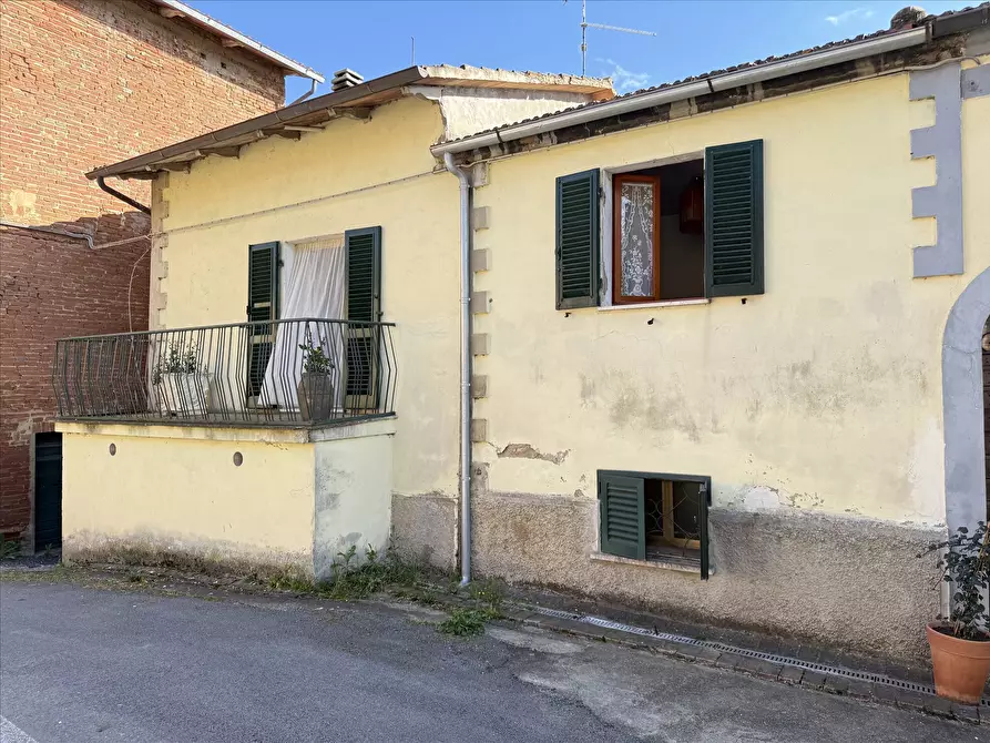 Immagine 1 di Porzione di casa in vendita  in Via della Madonnuccia, 1 a Castiglione Del Lago