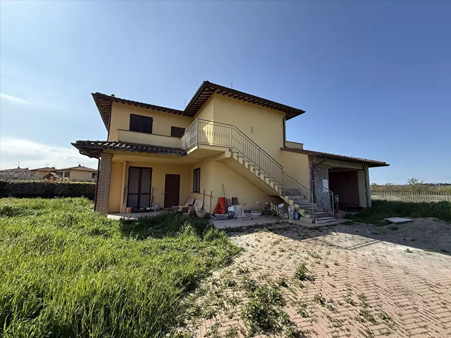 Immagine 5 di Appartamento in vendita  in Località Carraia, 125 a Castiglione Del Lago