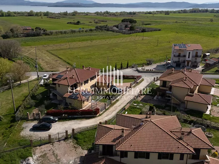 Immagine 3 di Appartamento in vendita  in Località Carraia, 125 a Castiglione Del Lago