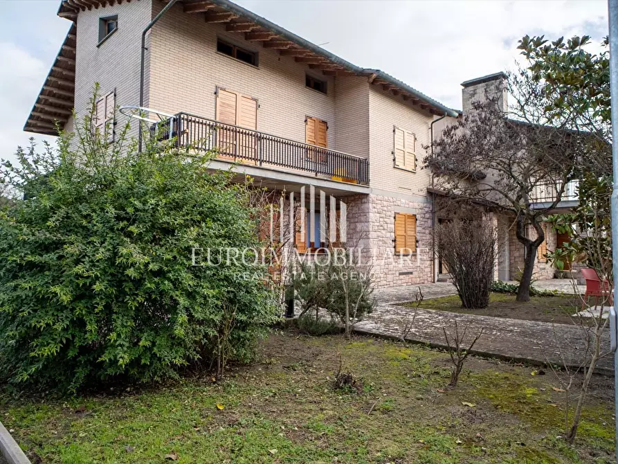 Immagine 3 di Appartamento in vendita  in Via Roma, 204 a Castiglione Del Lago