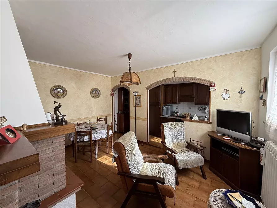 Immagine 6 di Porzione di casa in vendita  in Via dei Partigiani, 59 a Castiglione Del Lago