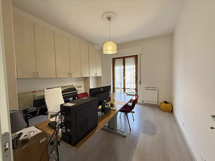 Immagine 8 di Appartamento in vendita  in Via G. Carducci, 26 a Castiglione Del Lago