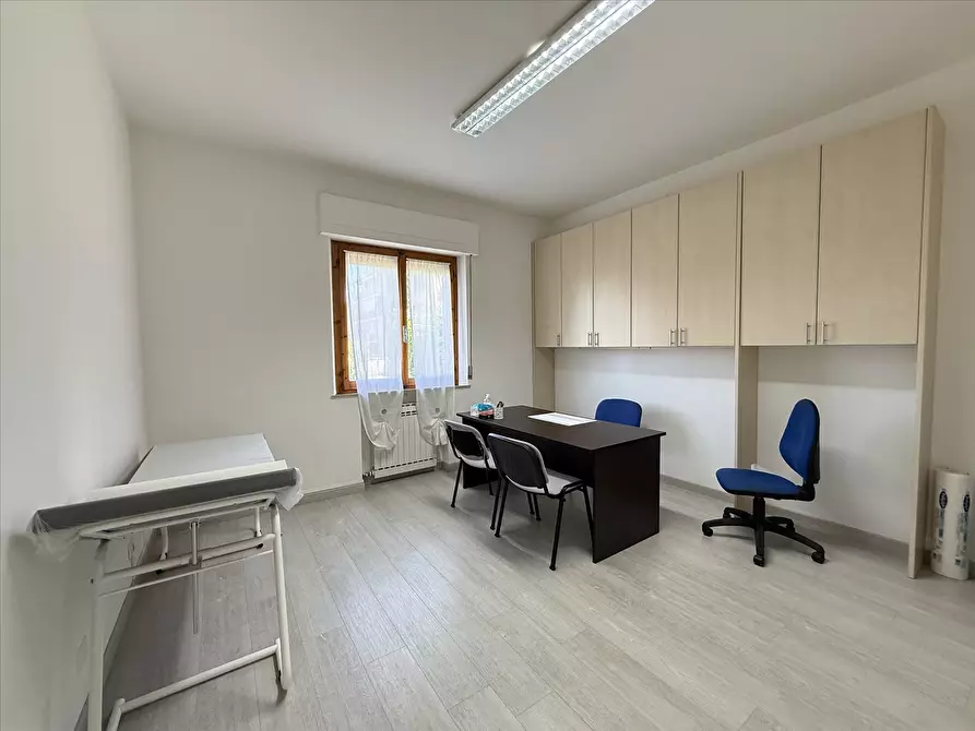 Immagine 9 di Appartamento in vendita  in Via G. Carducci, 26 a Castiglione Del Lago